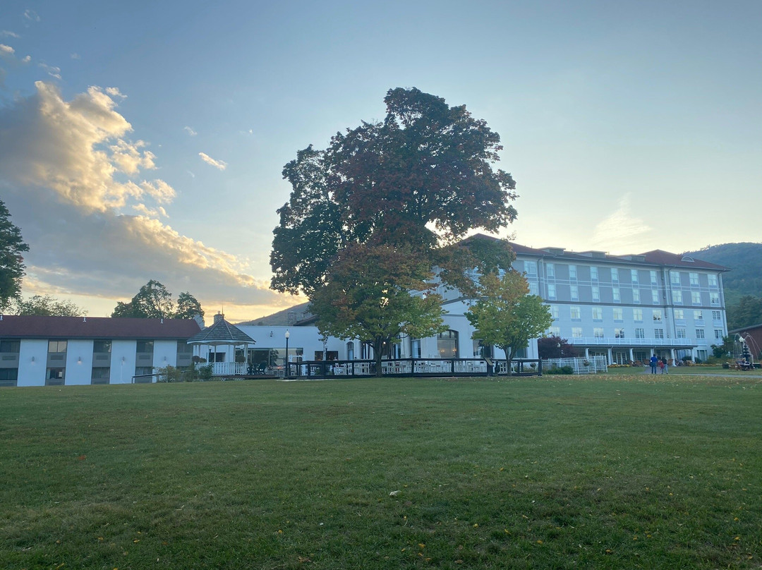 The Fort William Henry Hotel