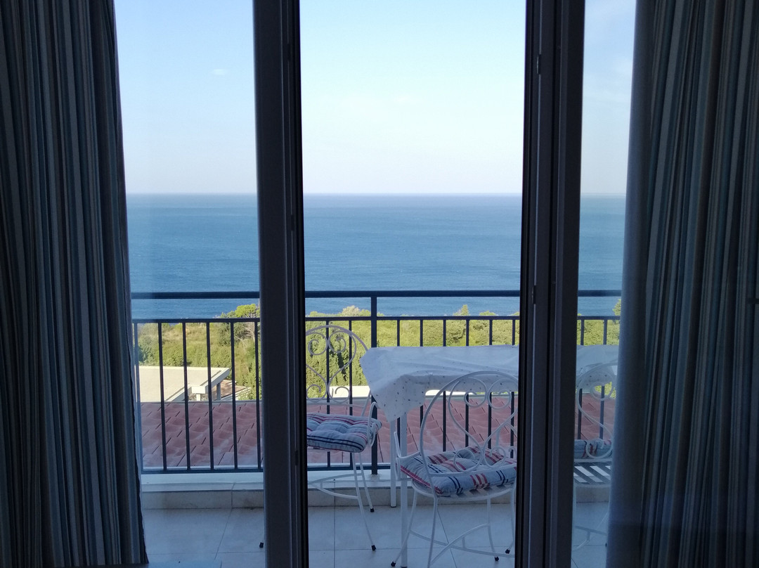 Blue Mediterranean Apartments主图