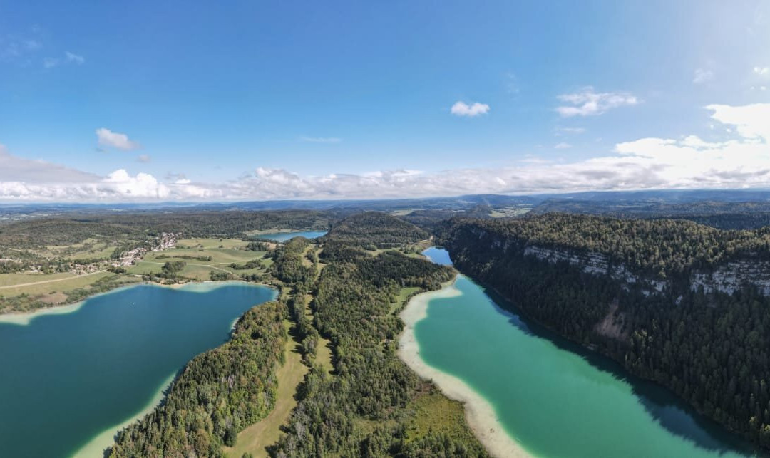 Belvedere des Quatre Lacs-La Chaux-du-Dombief必去景点