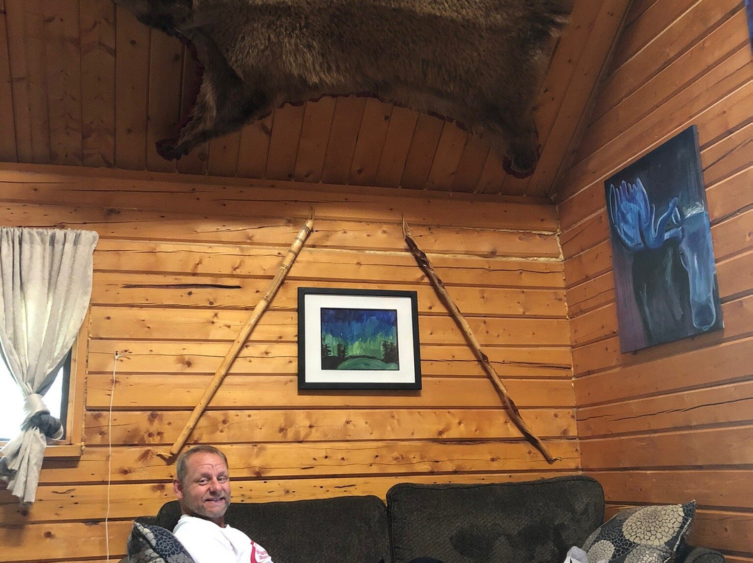 Fox 'n Fireweed Cabins主图