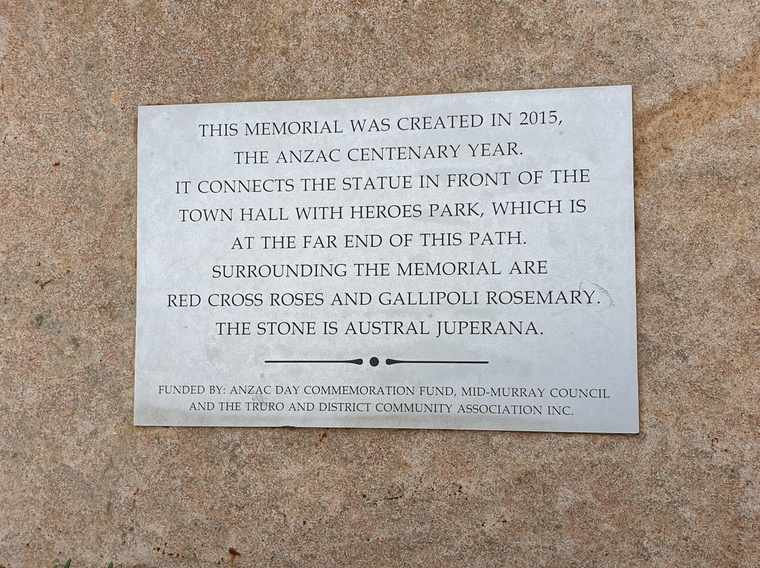 Truro War Memorial景点图片