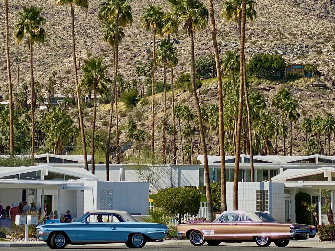 Modern & More Bike Tours Palm Springs-棕榈泉市必去景点