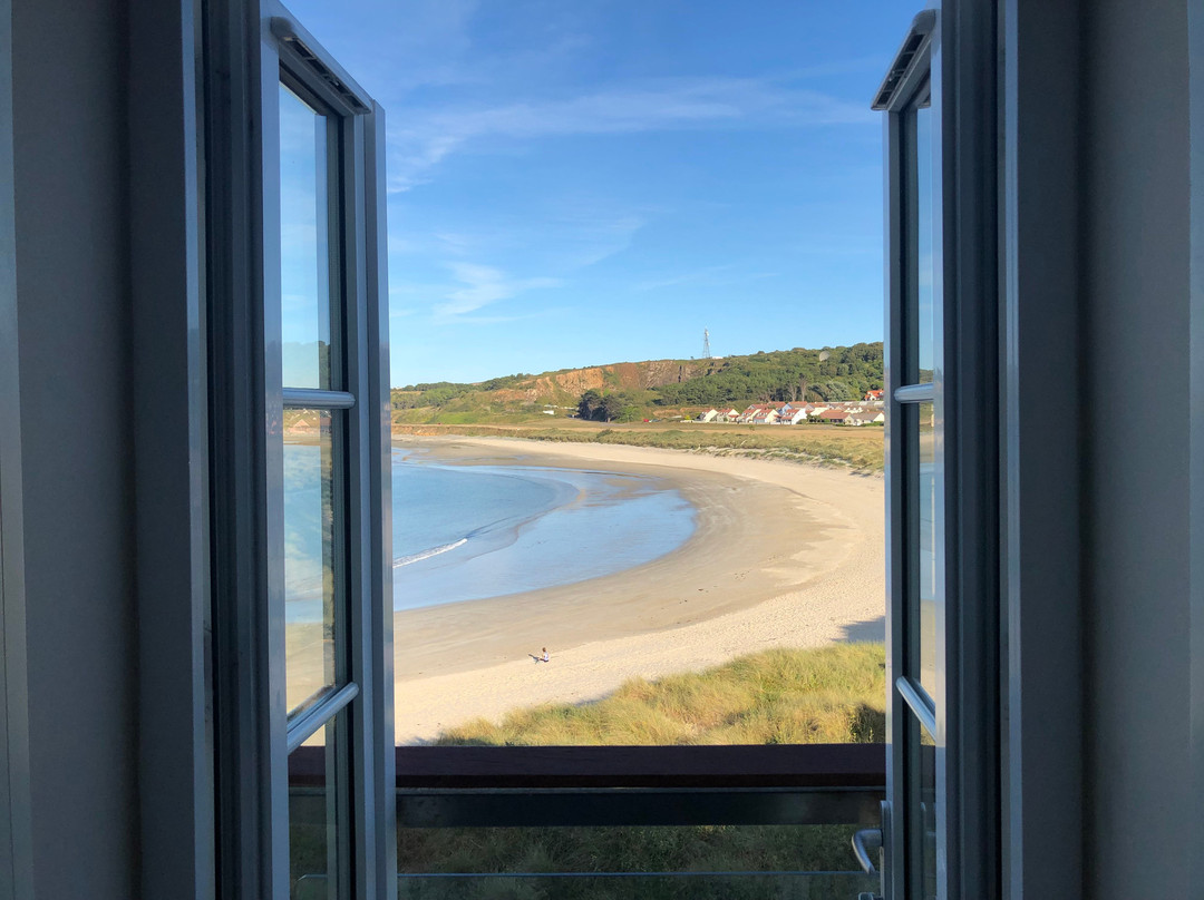 Braye Beach Hotel主图
