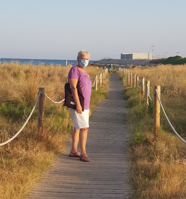Platja Del Far De Sant Cristofol-比利亚努埃瓦－赫尔特鲁必去景点