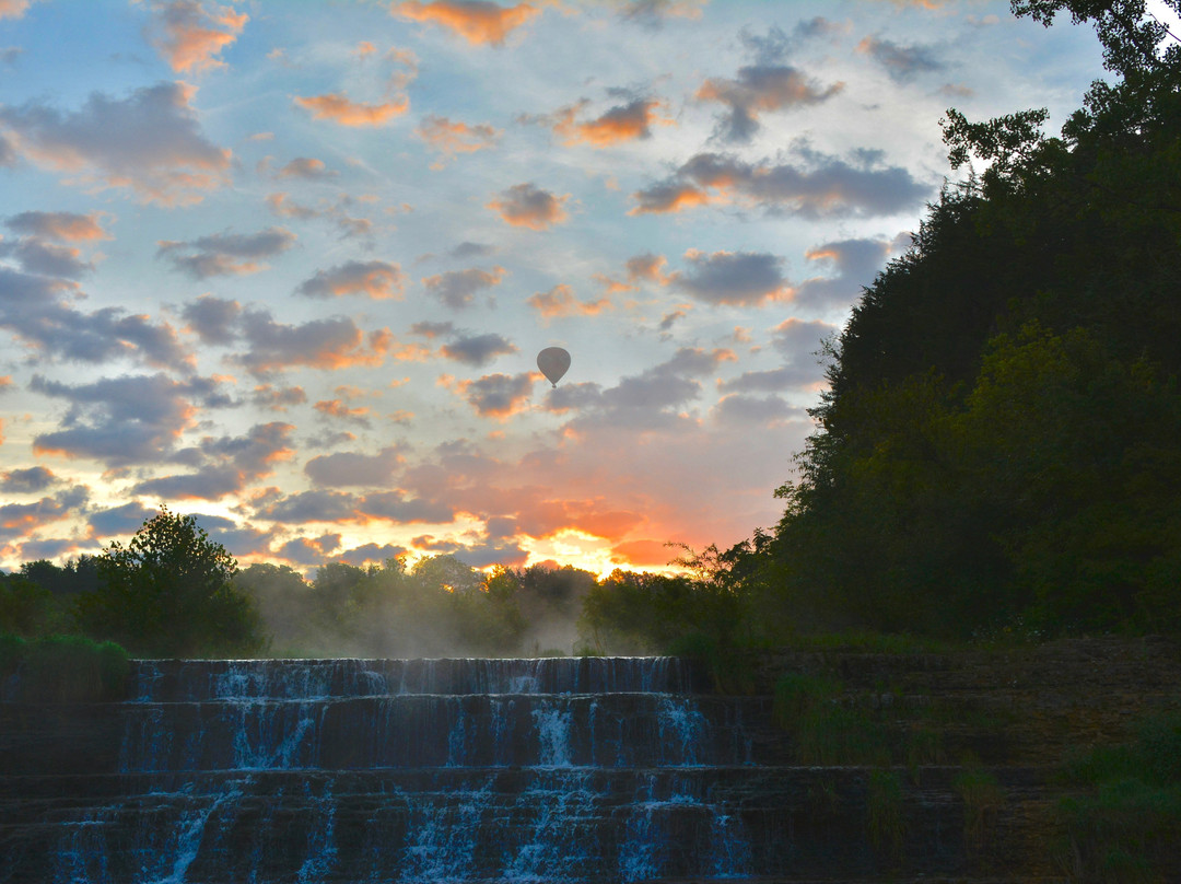 Thunder Bay Falls景点图片