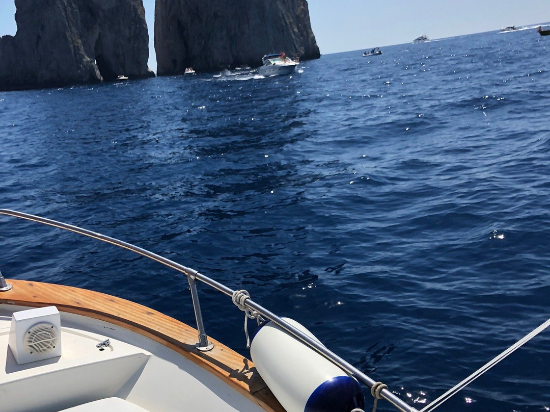 Capri Rent Boats-卡碧岛必去景点