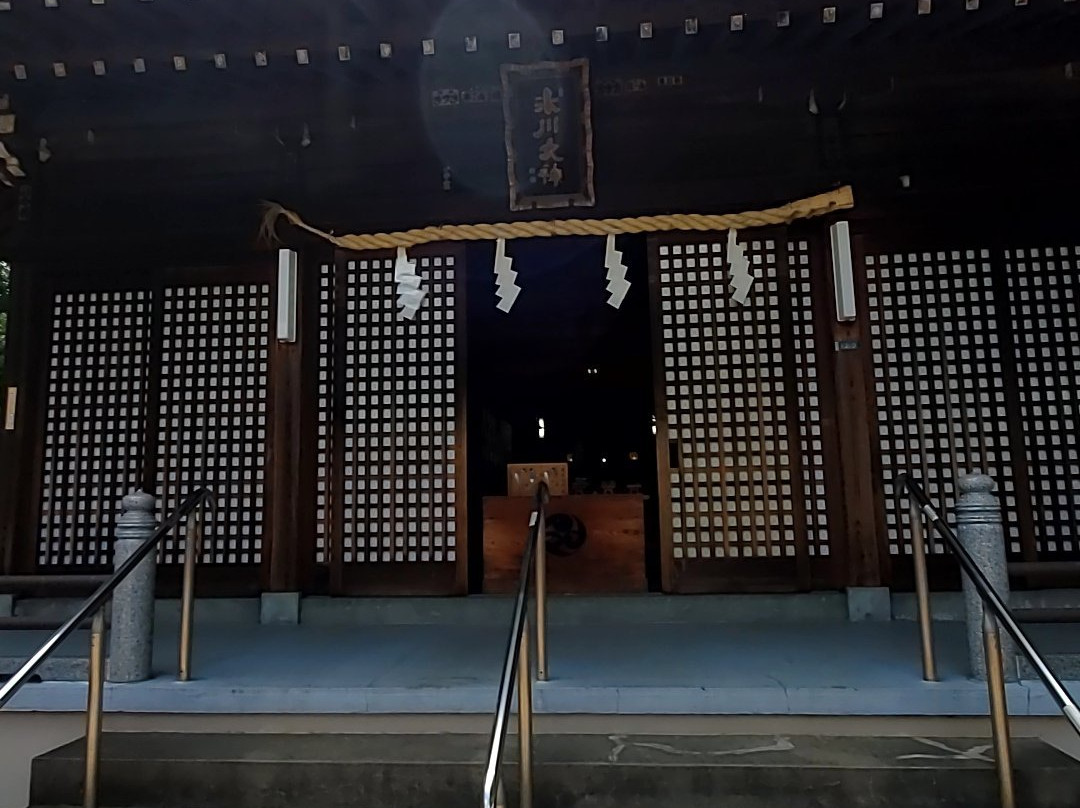 Niizo Hikawa Shrine景点图片
