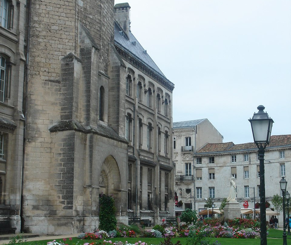 Hotel de Ville d’Angouleme / le Chateau Comtal景点图片