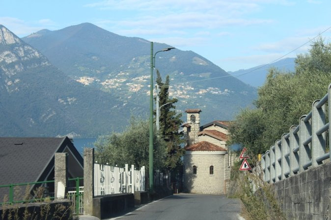 Chiesa di Santa Teresa del Bambin Gesu-Marone必去景点