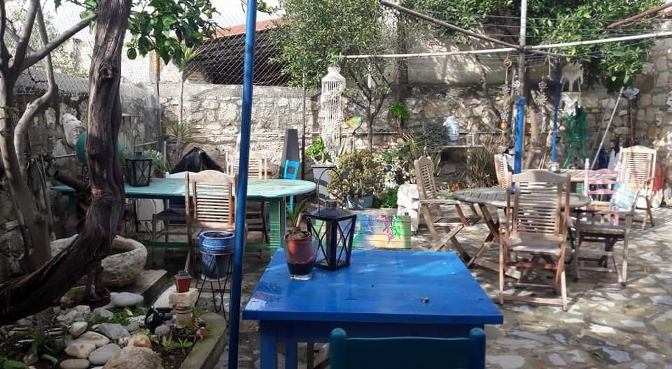 J & J Art Works Gallery-Tala必去景点