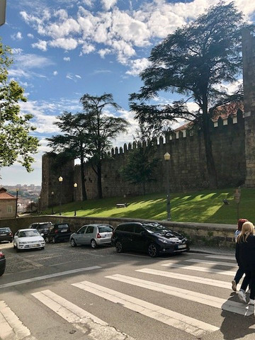 Muralha Fernandina-波尔图必去景点