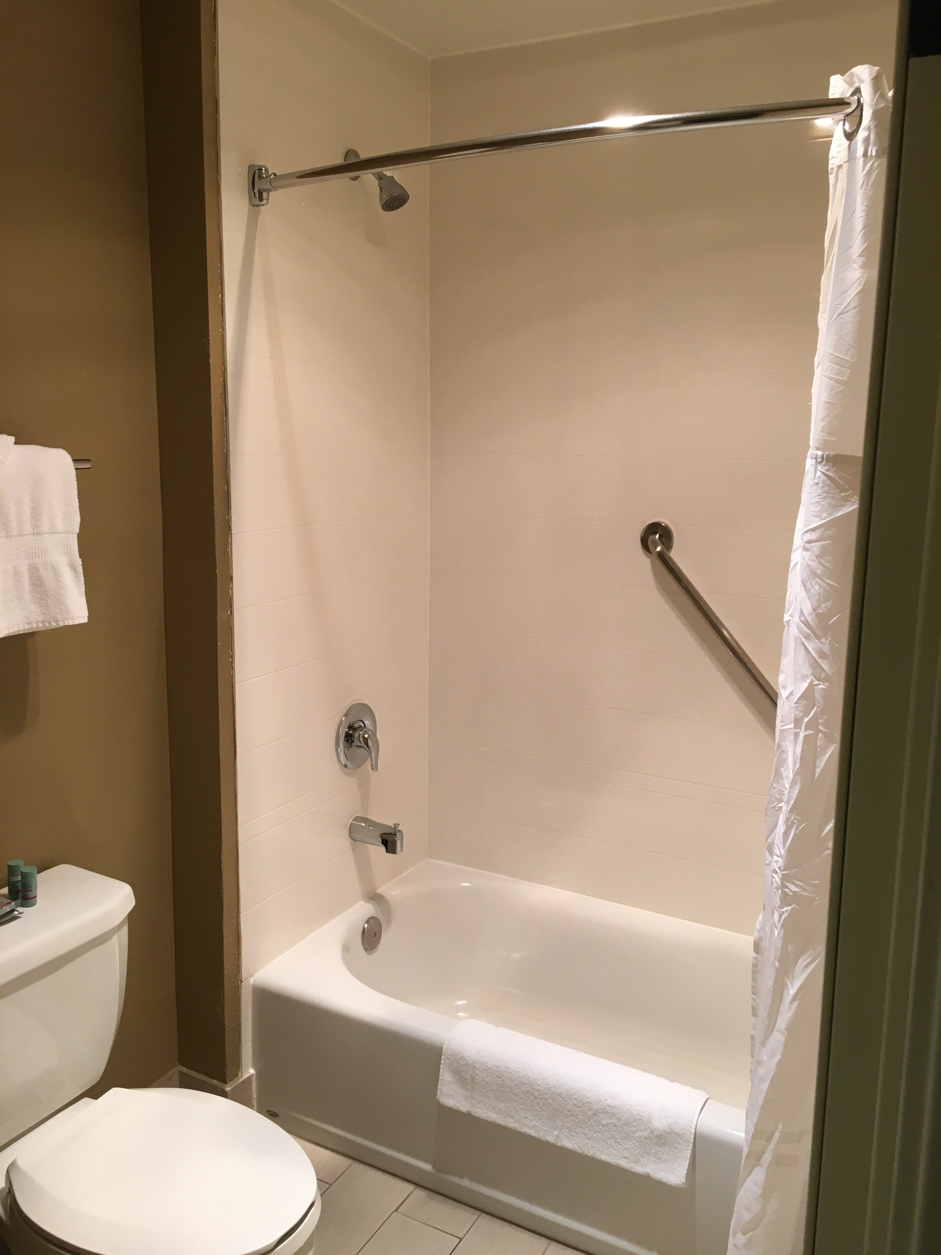 Best Western Plus Grand Manor Inn-浴室