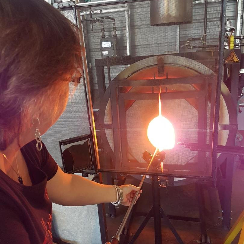 Lumel Glass Blowing Studio景点图片