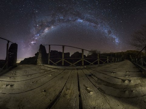 Camino de los Puentes Colgantes-Mina Clavero必去景点