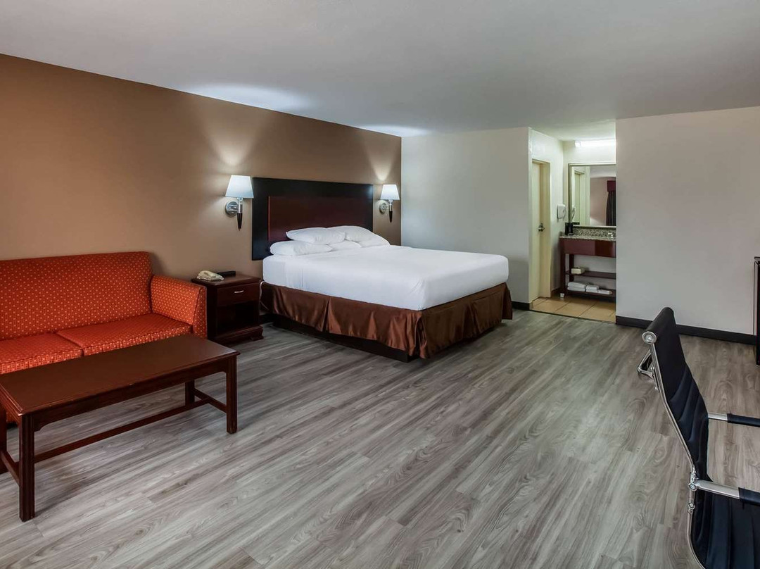 Days Inn & Suites by Wyndham Tyler主图