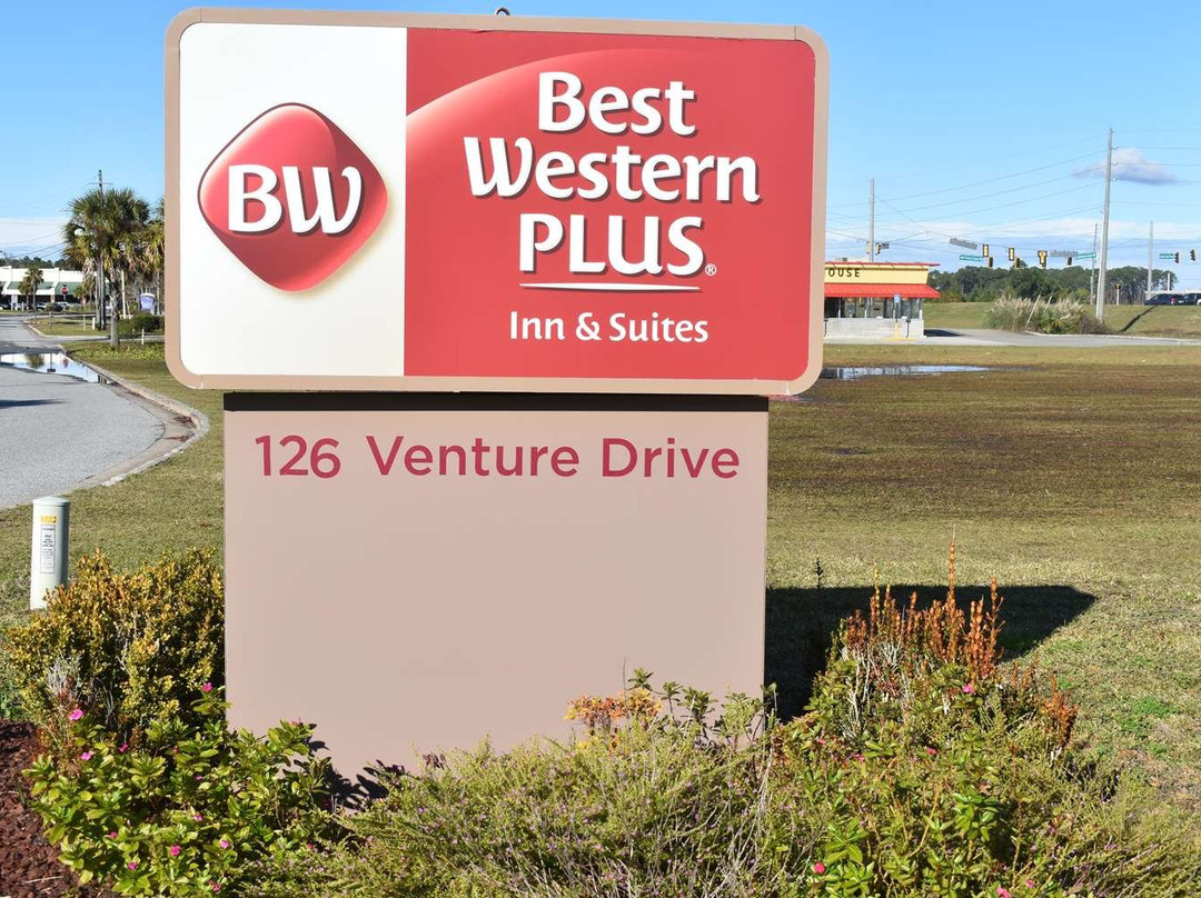 Best Western Plus Brunswick Inn & Suites主图