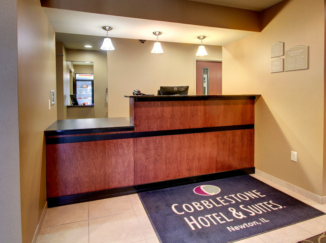 Cobblestone Hotel & Suites - Newton主图