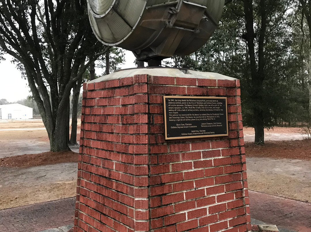 Tuskegee Airmen Memorial景点图片