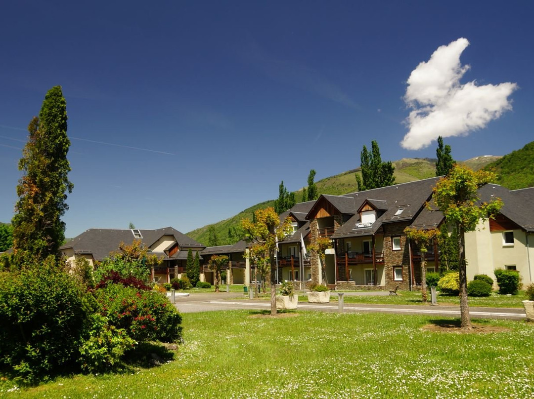 庇里牛斯山阳台村庄俱乐部酒店