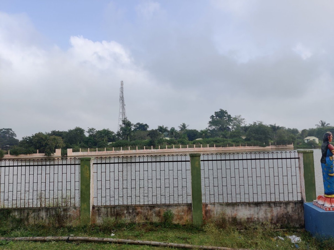Nilavoor Lake景点图片