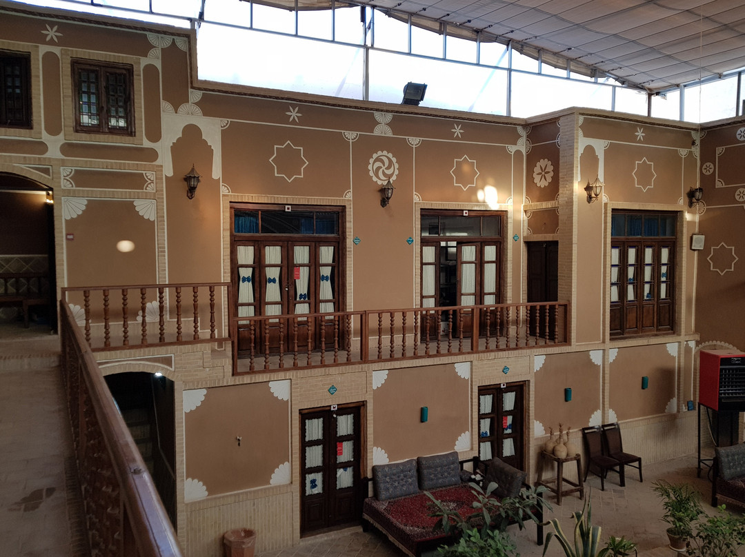 Firoozeh Traditional Hotel主图