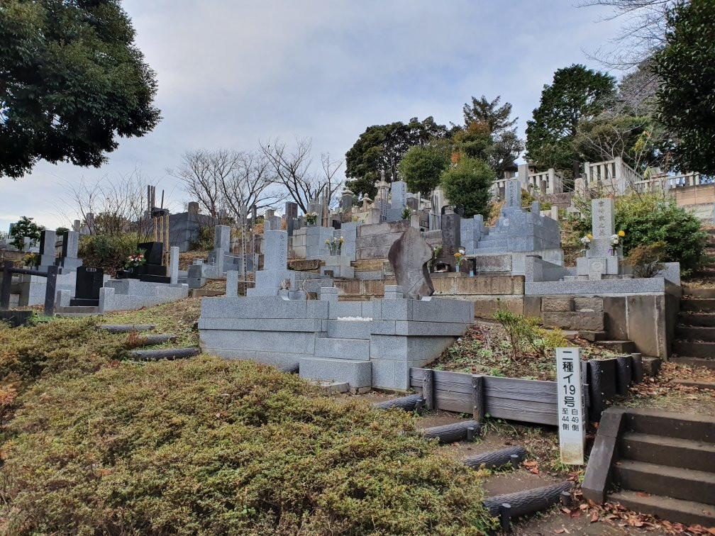 青山墓地aoyama cemetery