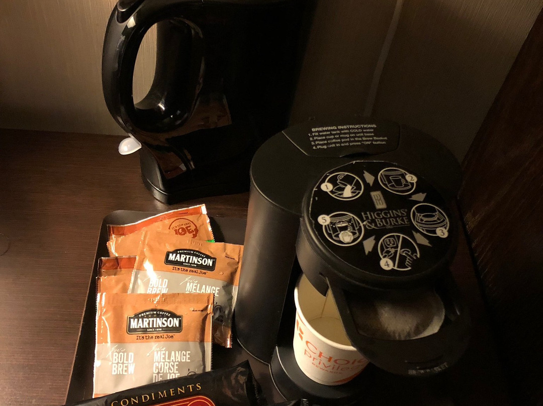 耶洛奈夫旅馆主图