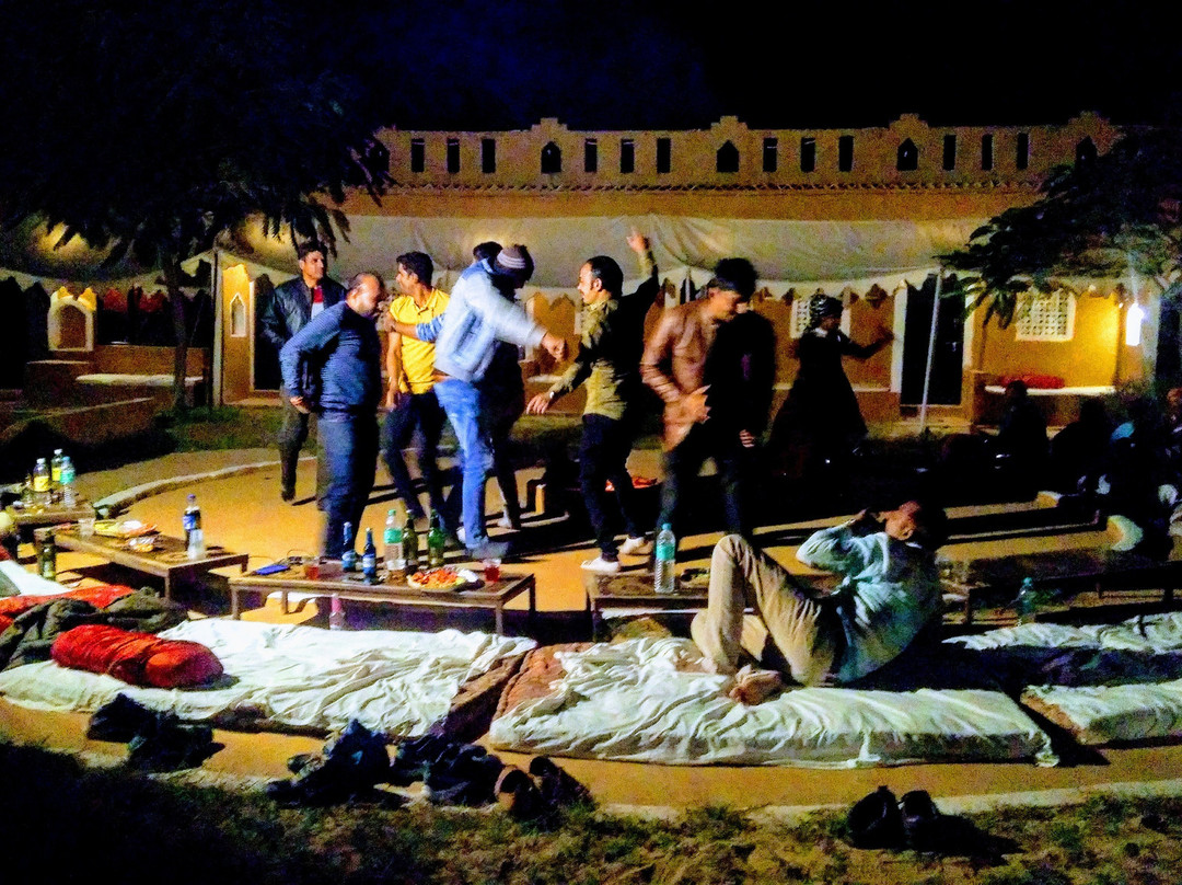 Desert Night Camp主图