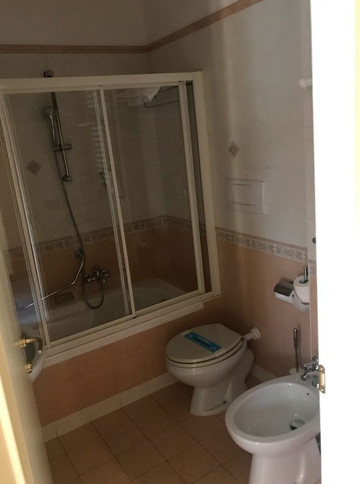 帝国温泉酒店主图