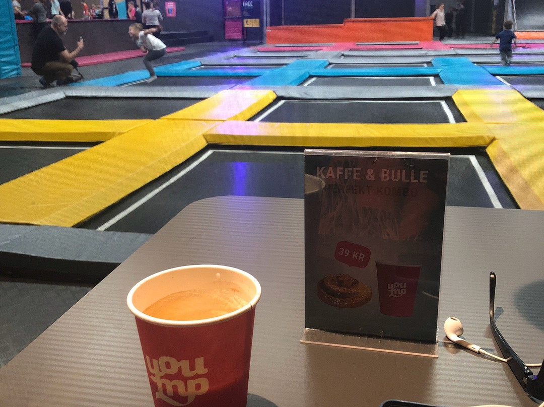 Yoump trampolinpark-韦斯特罗斯必去景点