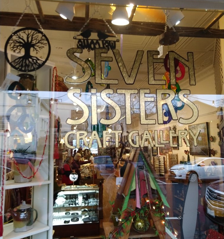 Seven Sisters Gallery景点图片