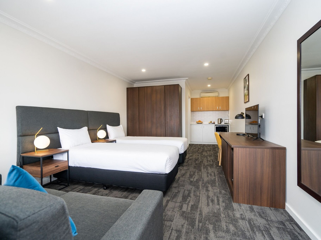 Littomore Suites Bathurst主图