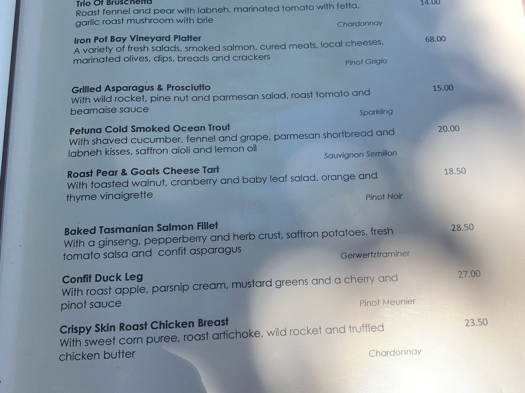 Iron Pot Bay Vineyard-Rowella必去景点