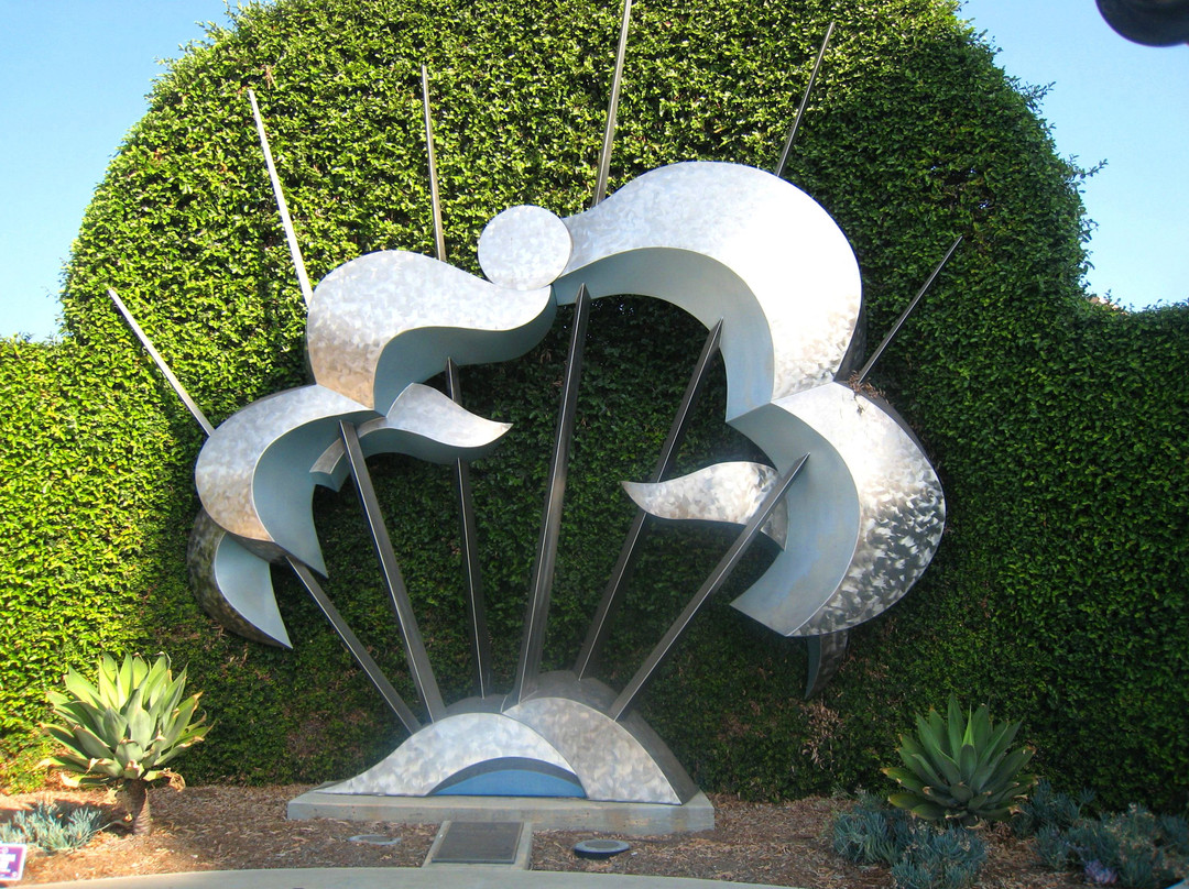 Water and Light Sculpture-伯班克必去景点