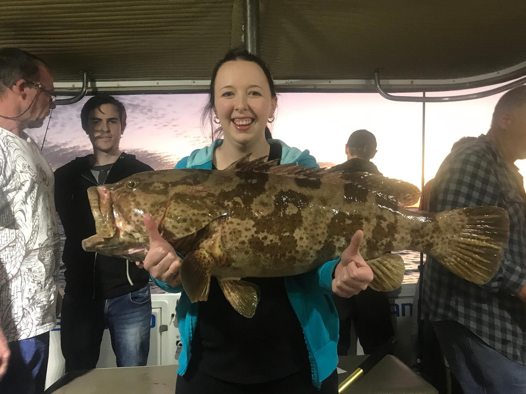 ADVENTURE FISHING CHARTERS-穆鲁拉巴必去景点