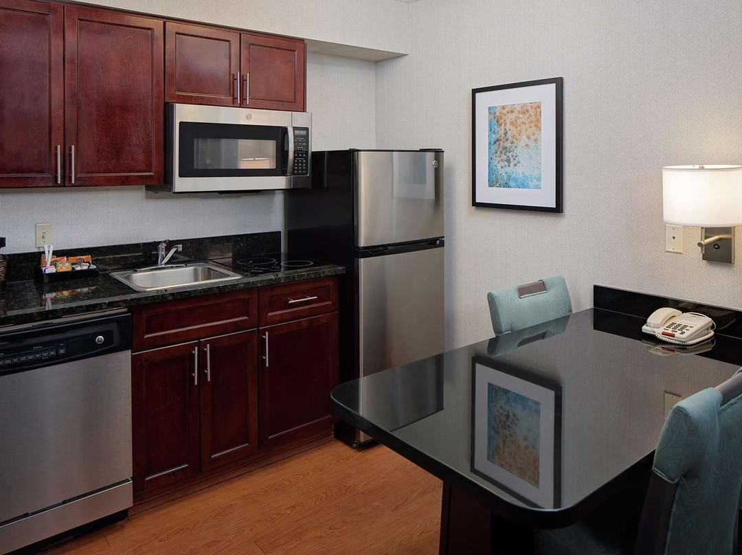 波士顿/比尔里卡-希尔顿惠庭套房酒店主图