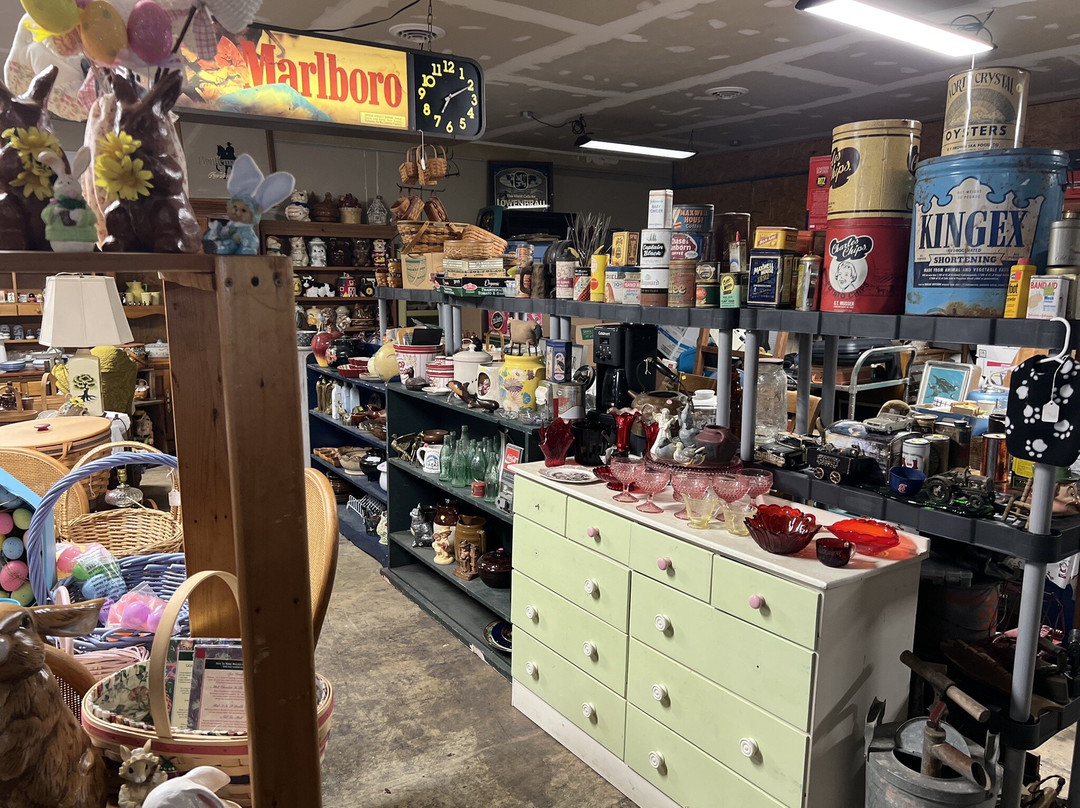 AJ's Storehouse景点图片