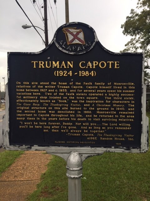 Truman Capote Historical Marker景点图片