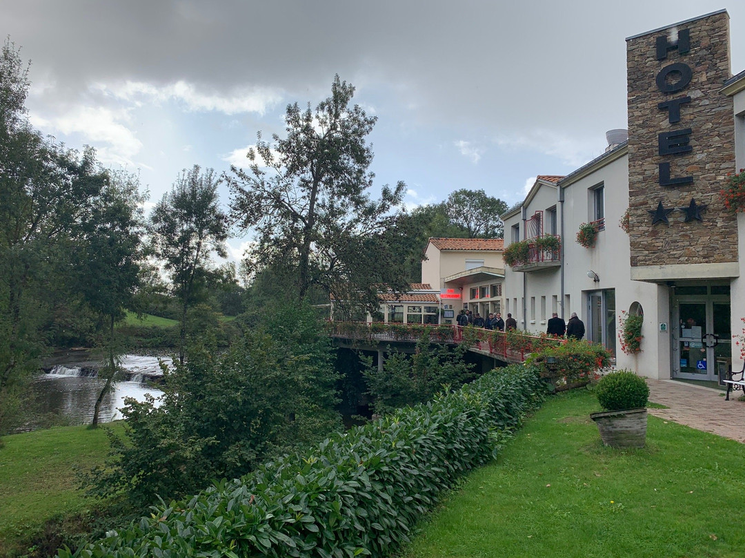 Le Pont de Senard主图