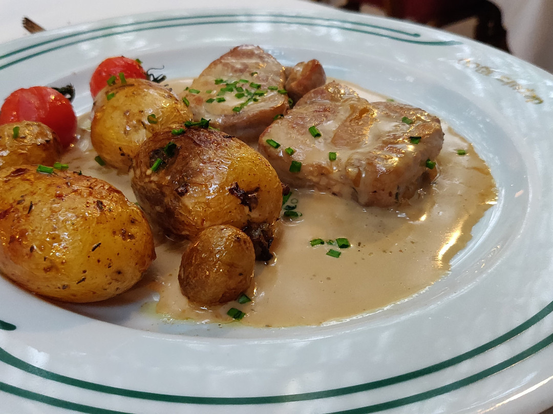 卡米尔酒店主图