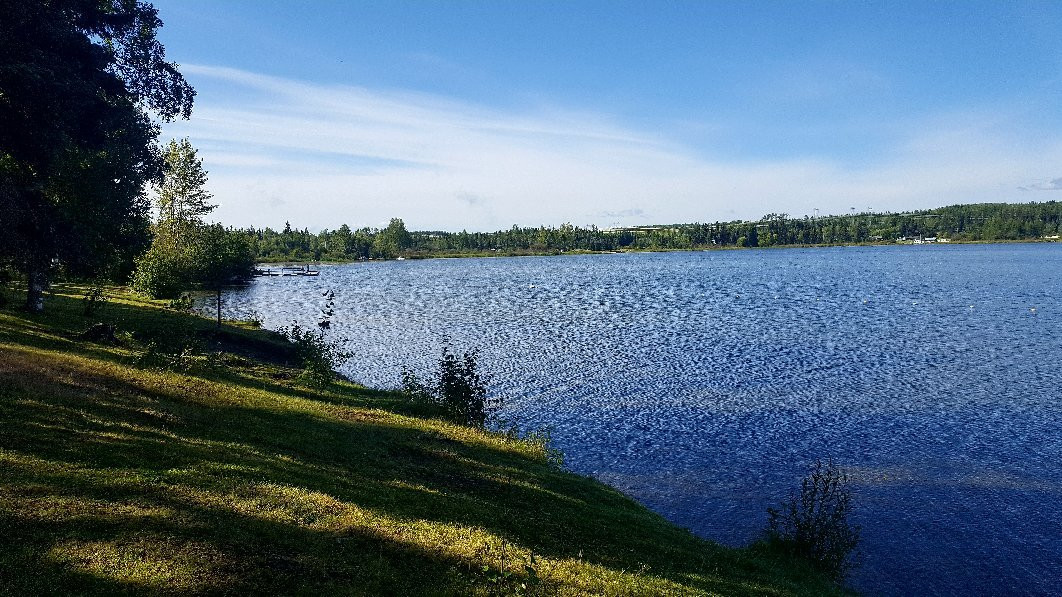 Ten Mile Lake Provincial Park景点图片