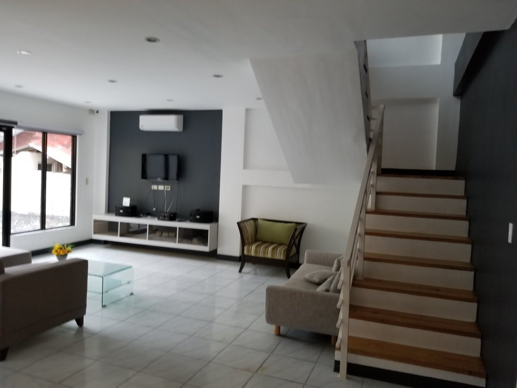 OYO 194 Treasure Point Bataan主图