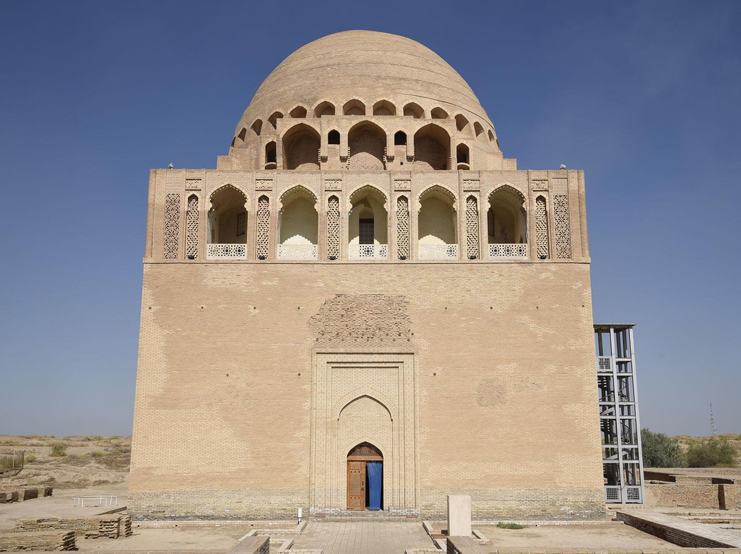 Rovach-AB tourism company-Darvaza必去景点