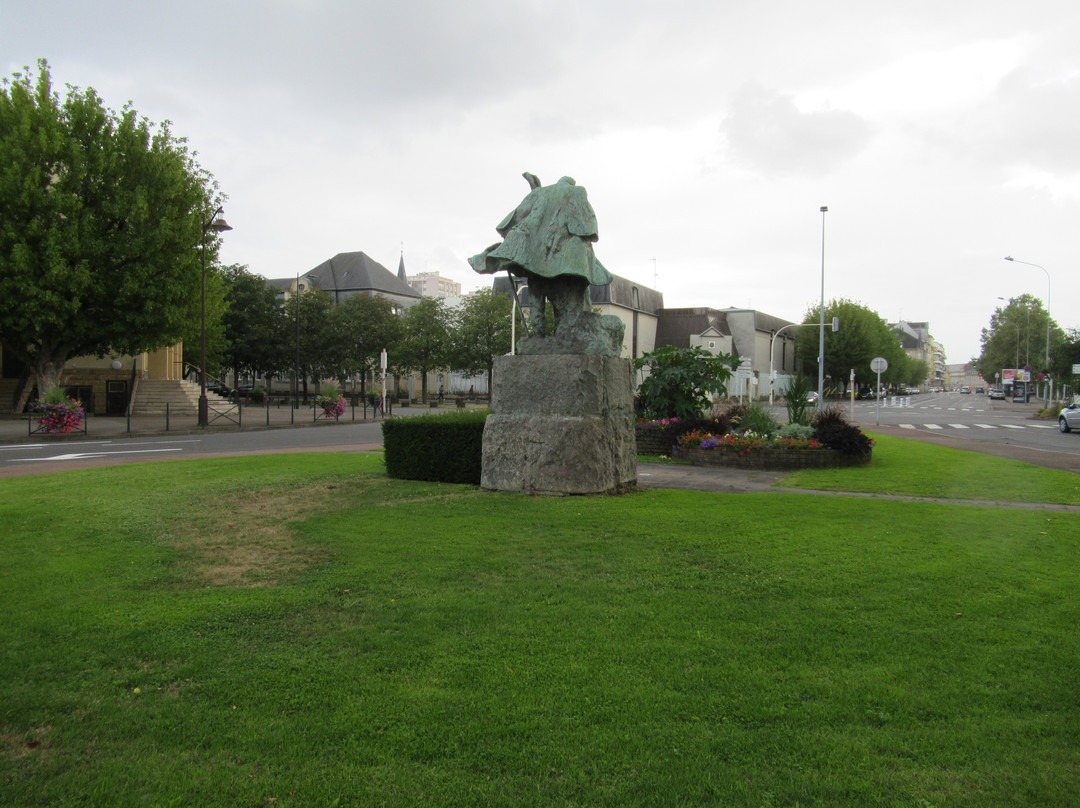 Monument à Victor Hugo-蒂永维尔必去景点