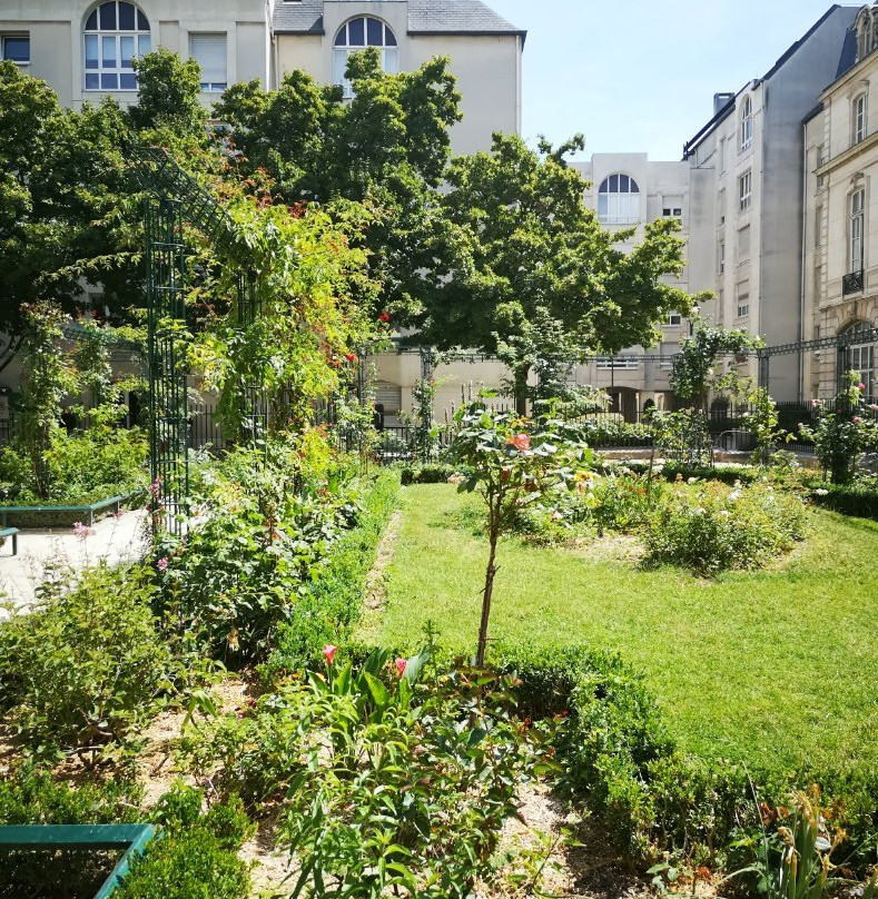 Square Saint-Gilles Grand Veneur - Pauline-Roland景点图片