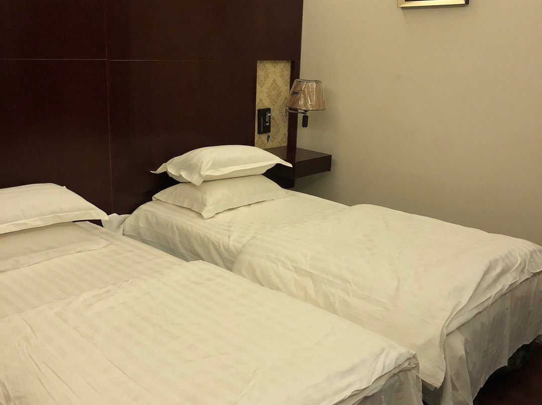 Bhanis Hotel
