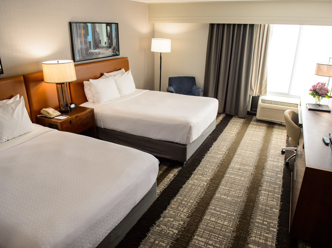 杜勒斯机场皇冠广场酒店主图