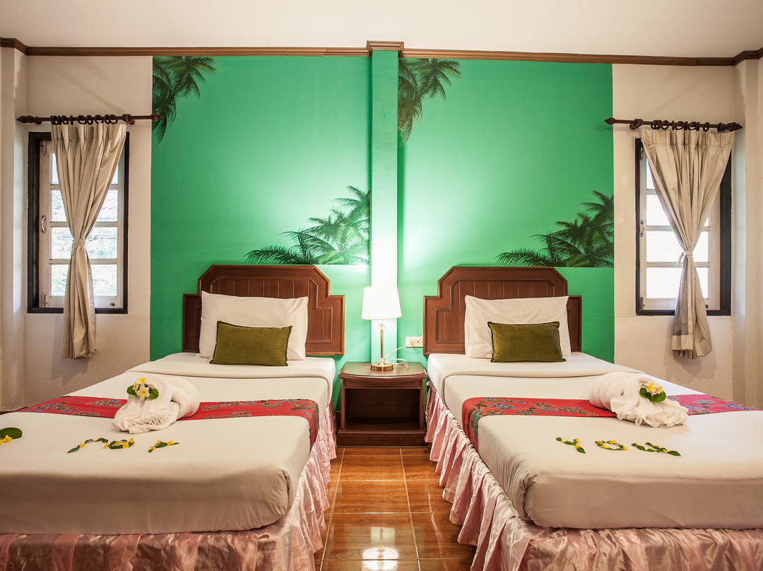 Lanta​ Village​ Resort主图