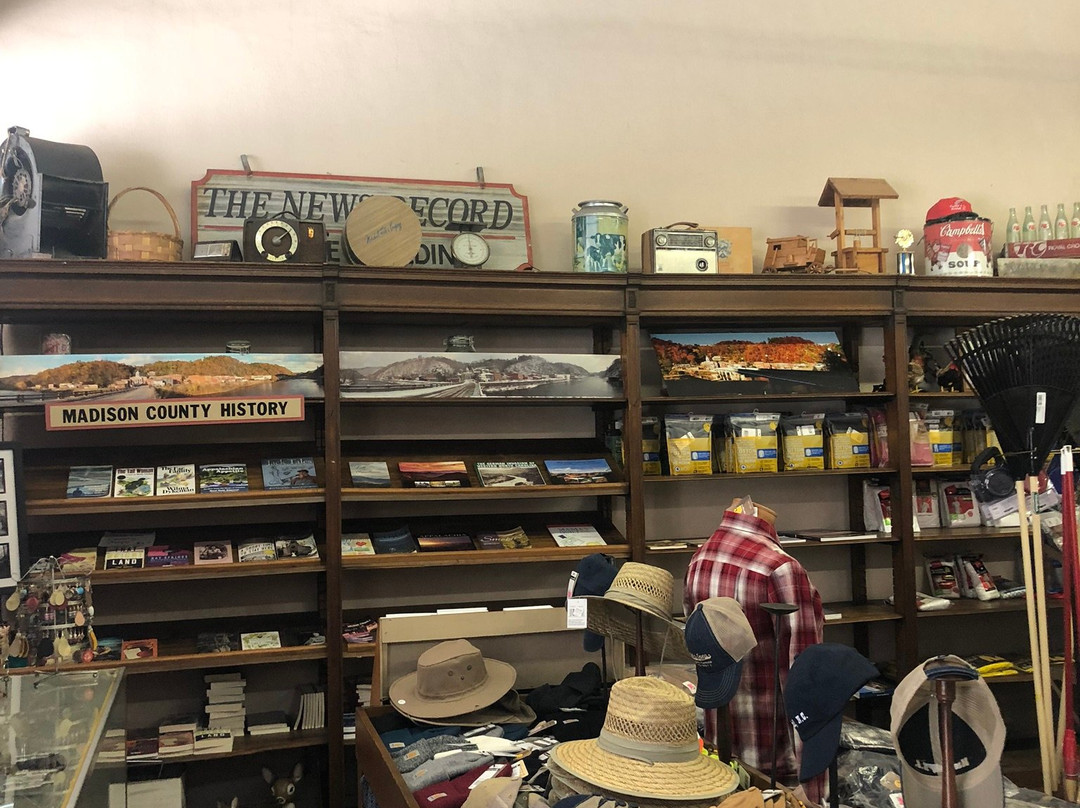 Penland & Sons Department Store景点图片
