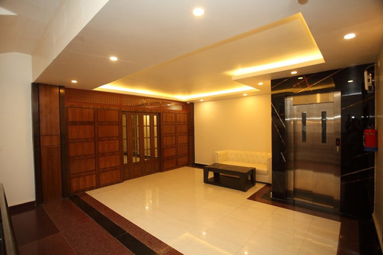 郁金香酒店主图